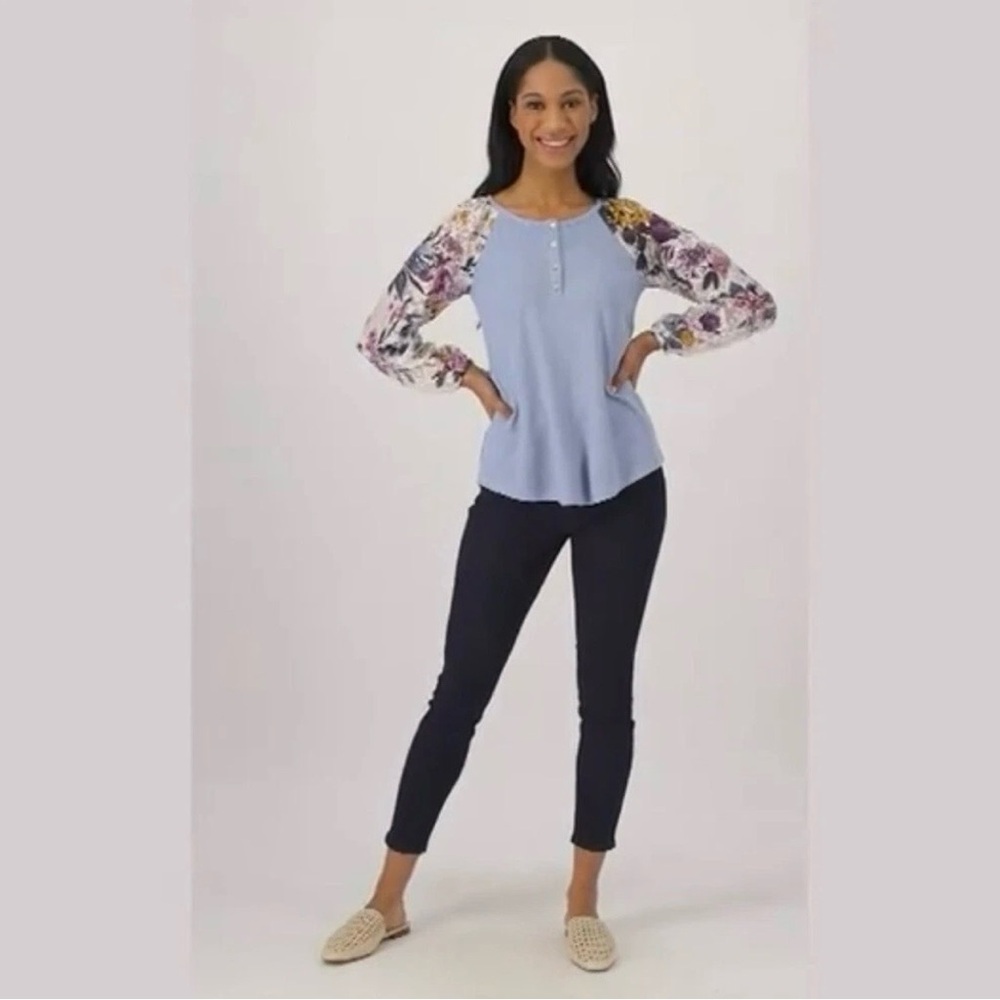 SUSAN GRAVER Weekend Floral Lace Sleeve Knit Sweater